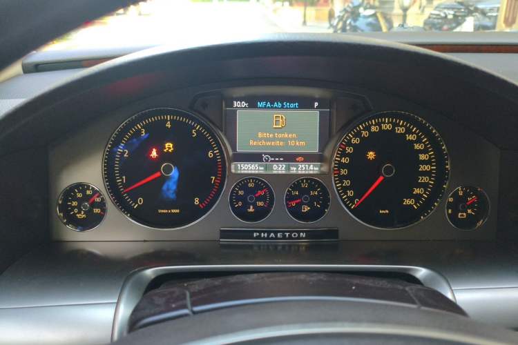 Used Volkswagen Phaeton 2012 3.0L Business Edition Instrument Cluster