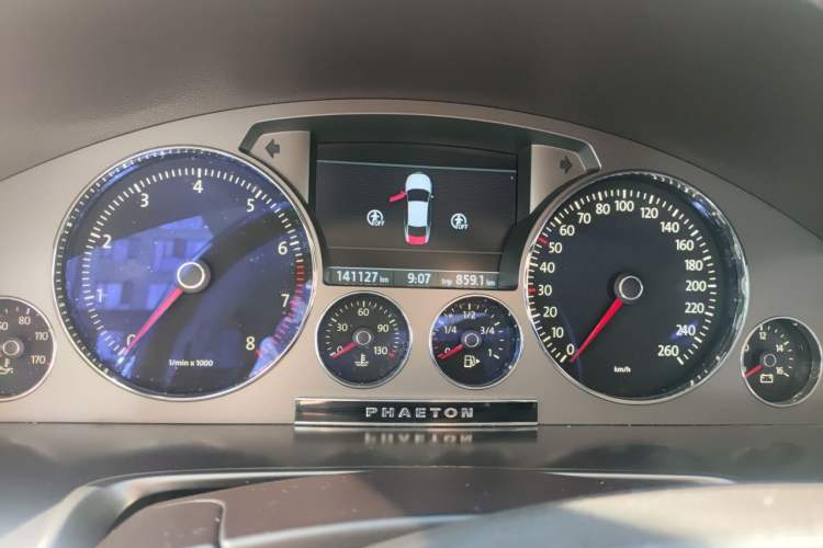 Used Volkswagen Phaeton 2012 3.0L Business Edition Instrument Cluster