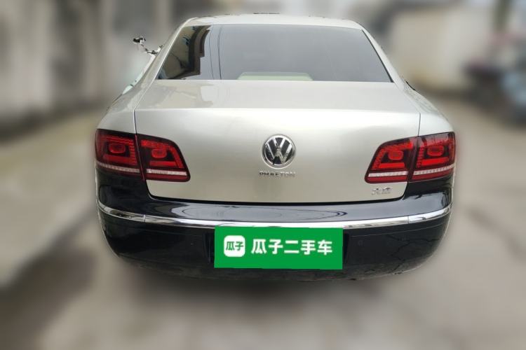 Used Volkswagen Phaeton 2012 3.6L Deluxe Custom Edition Rear