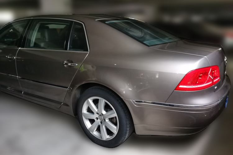Used Volkswagen Phaeton 2012 3.0TDI Executive Version Rear Left 45 Deg