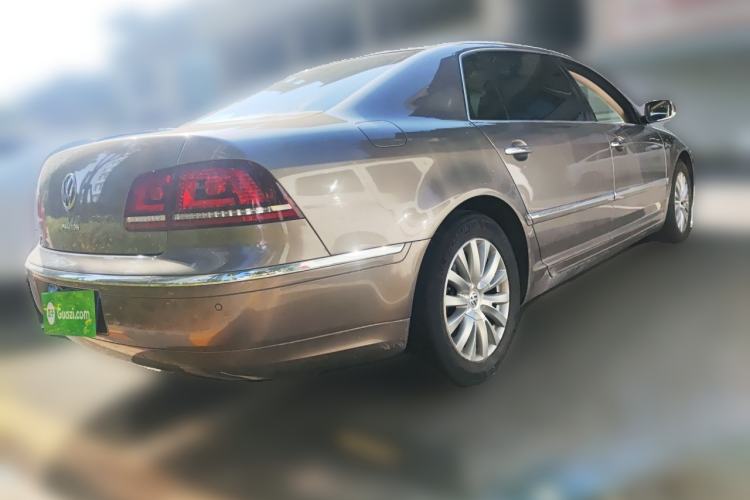Used Volkswagen Phaeton 2012 3.0L Business Edition Rear Right 45 Deg