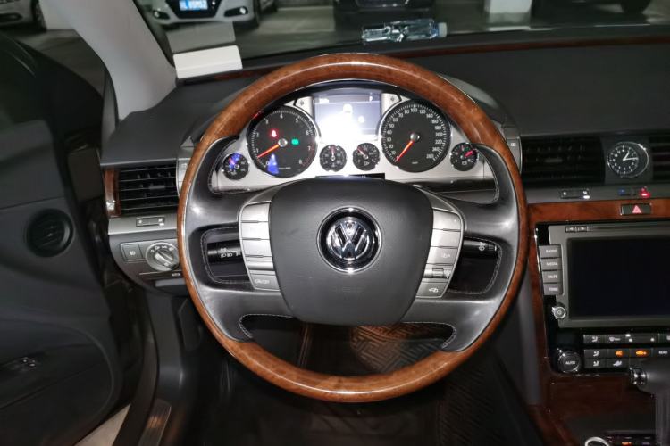 Used Volkswagen Phaeton 2012 3.0TDI Executive Version Steering Wheel