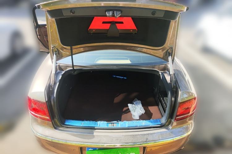 Used Volkswagen Phaeton 2012 3.0L Business Edition Trunk