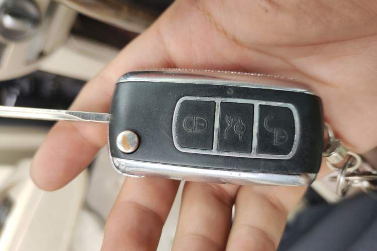 Used Volkswagen Phaeton 2012 3.6L Deluxe Custom Edition Vehicle Key