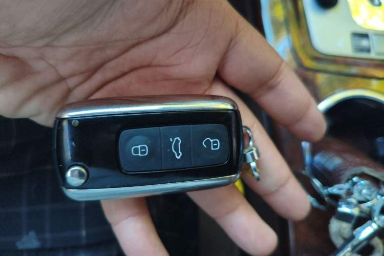Used Volkswagen Phaeton 2012 3.0L Business Edition Vehicle Key