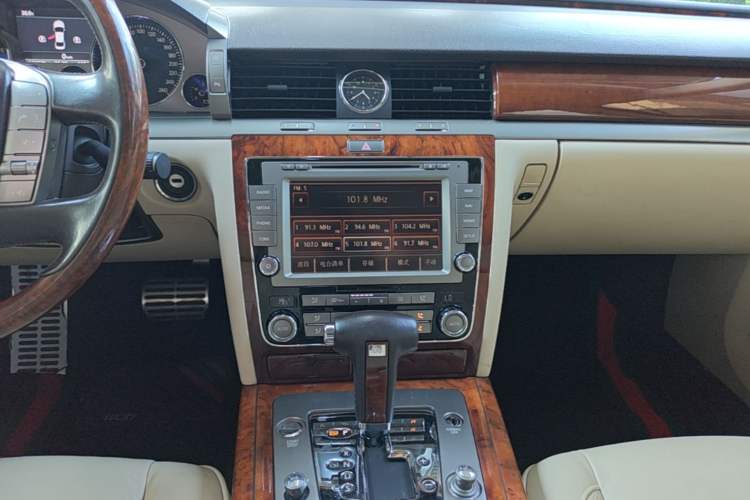 Used Volkswagen Phaeton 2012 3.0L Executive Version Audio And AC Panel