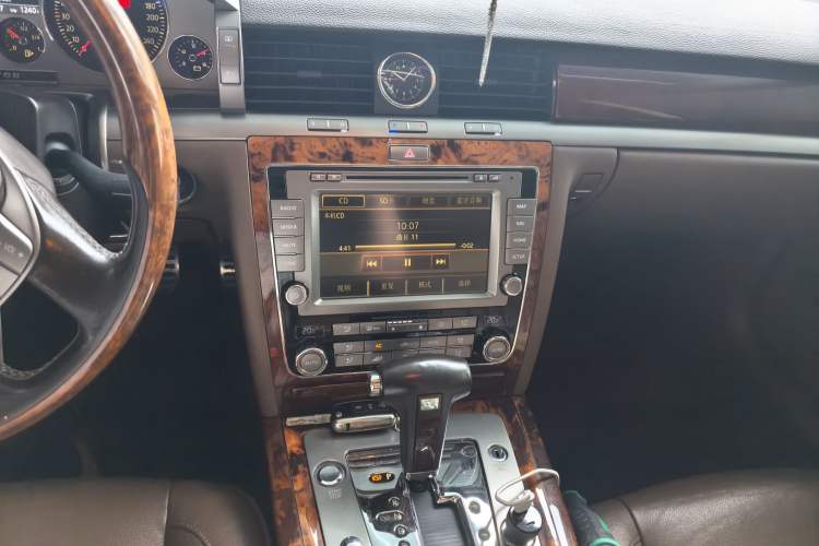 Used Volkswagen Phaeton 2012 3.0L Executive Version Audio And AC Panel