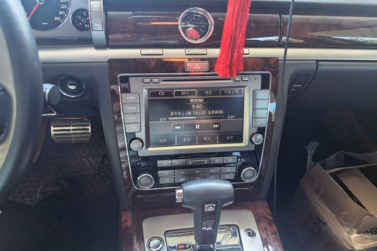 Used Volkswagen Phaeton 2012 3.0L Executive Version Audio And AC Panel