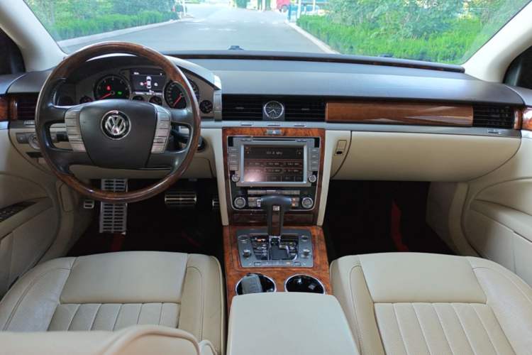 Used Volkswagen Phaeton 2012 3.0L Executive Version Center Console