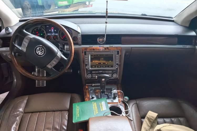 Used Volkswagen Phaeton 2012 3.0L Executive Version Center Console