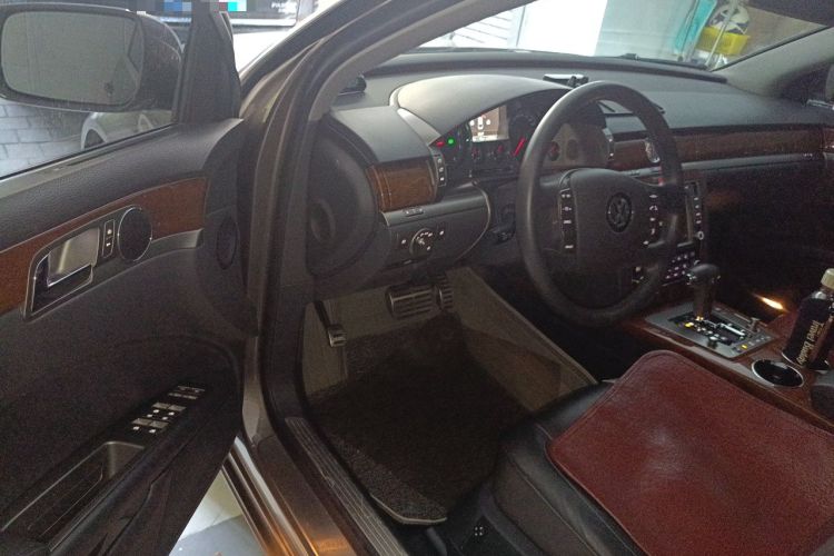 Used Volkswagen Phaeton 2012 3.0L Business Edition Driver Seat