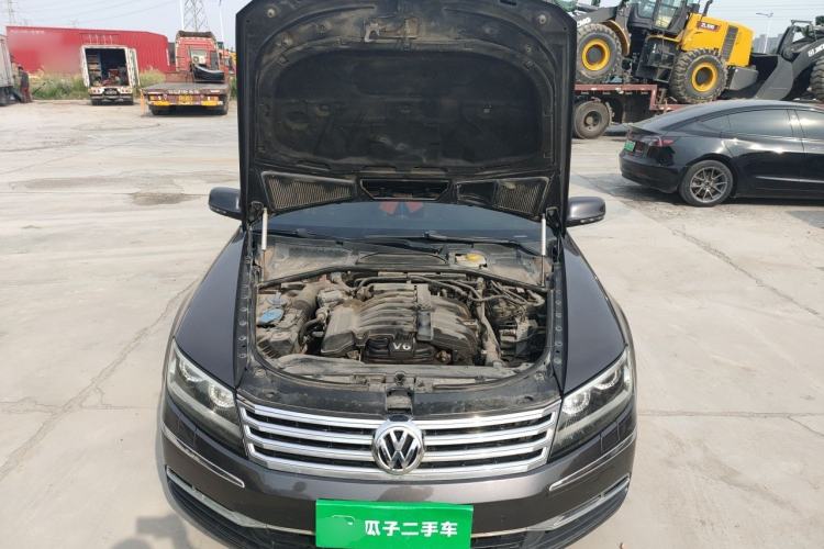 Used Volkswagen Phaeton 2012 3.0L Executive Version Engine Bay