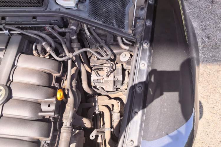 Used Volkswagen Phaeton 2012 3.0L Executive Version Engine Bay Left