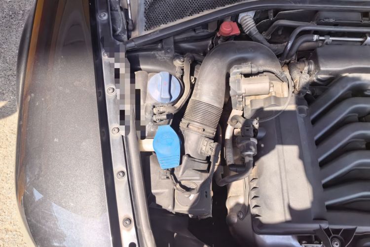 Used Volkswagen Phaeton 2012 3.0L Executive Version Engine Bay Right