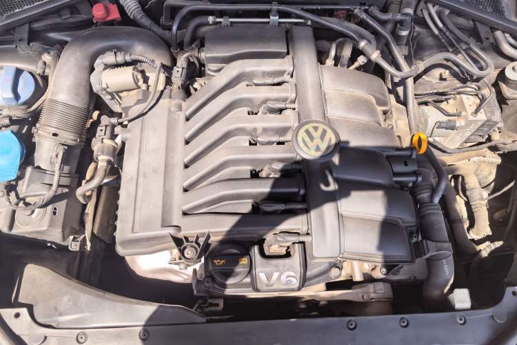Used Volkswagen Phaeton 2012 3.0L Executive Version Engine Bay