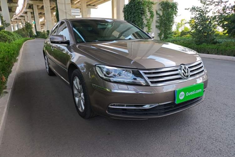 Used Volkswagen Phaeton 2012 3.0L Executive Version Front Right 45 Deg