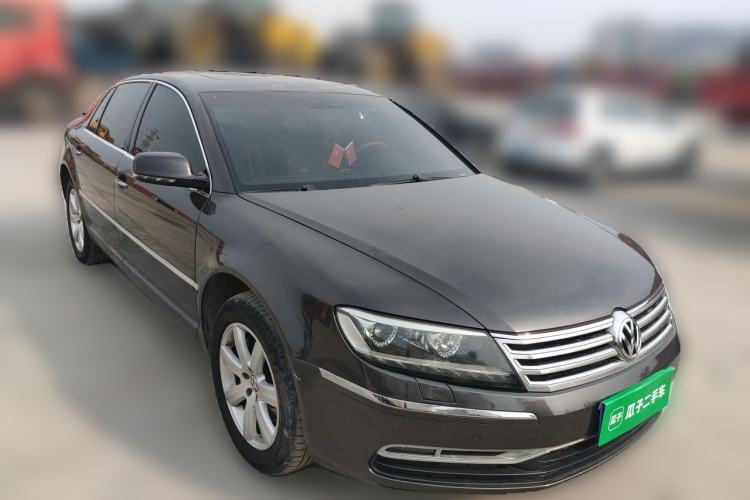 Used Volkswagen Phaeton 2012 3.0L Executive Version Front Right 45 Deg