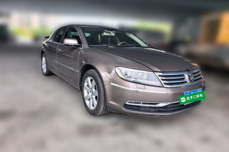 Used Volkswagen Phaeton 2012 3.0L Executive Version Front Right 45 Deg
