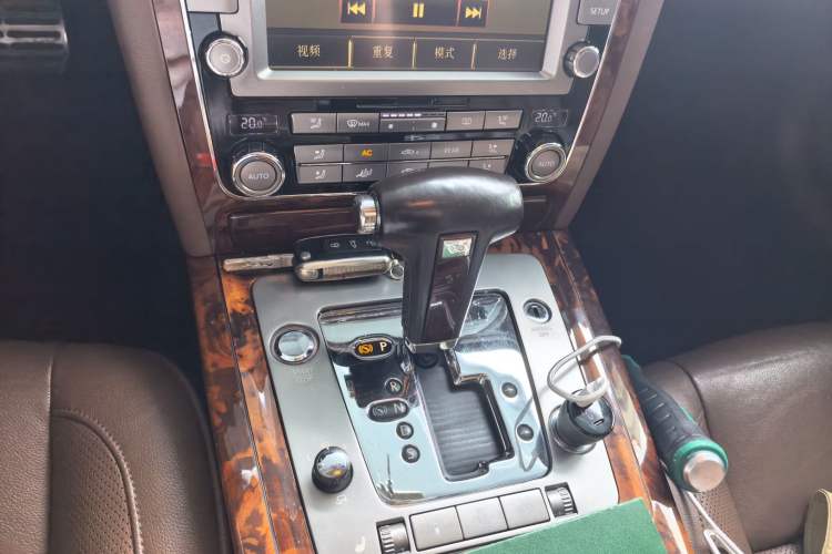 Used Volkswagen Phaeton 2012 3.0L Executive Version Gear Lever