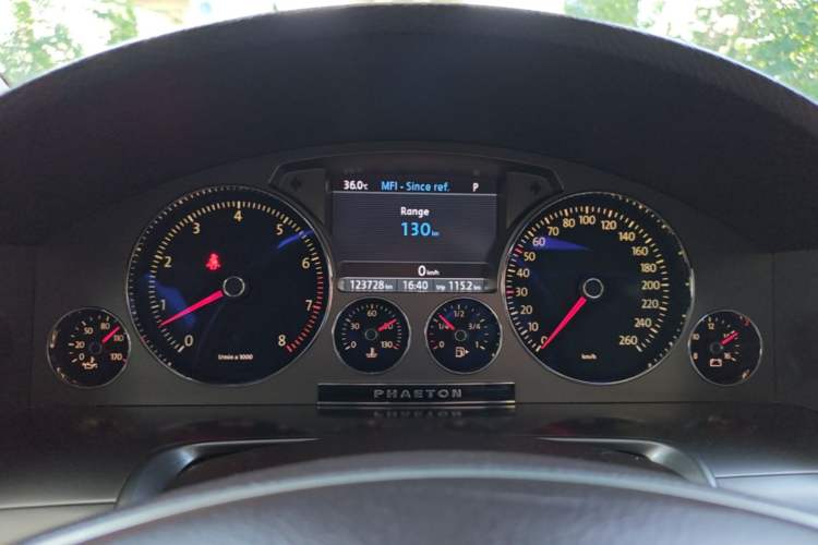Used Volkswagen Phaeton 2012 3.0L Executive Version Instrument Cluster