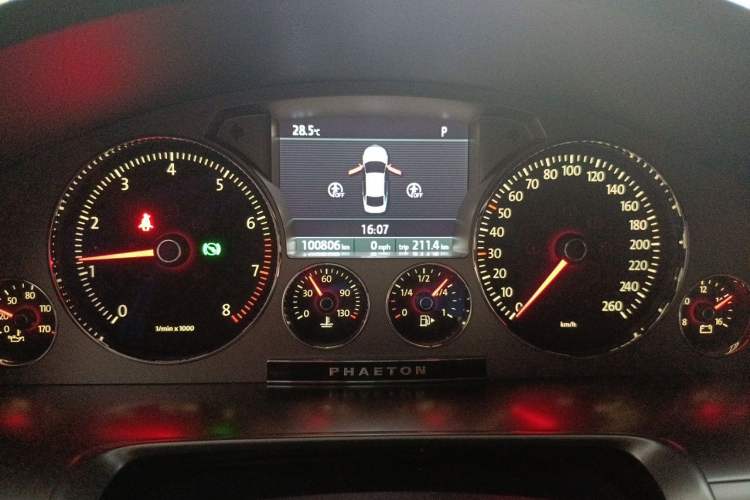Used Volkswagen Phaeton 2012 3.0L Business Edition Instrument Cluster