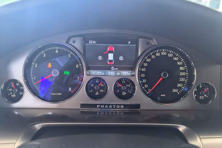 Used Volkswagen Phaeton 2012 3.0L Executive Version Instrument Cluster