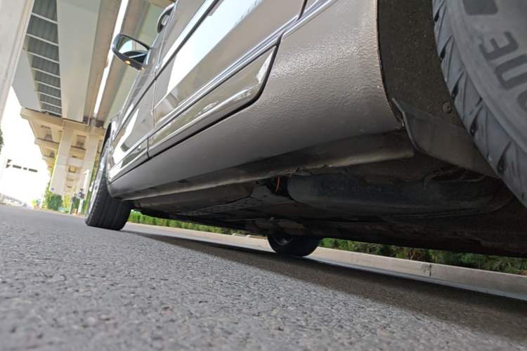 Used Volkswagen Phaeton 2012 3.0L Executive Version Left Side Sill