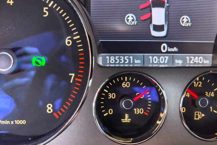 Used Volkswagen Phaeton 2012 3.0L Executive Version Odometer Close Up