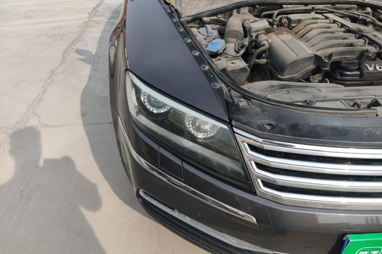 Used Volkswagen Phaeton 2012 3.0L Executive Version Right Front Headlight