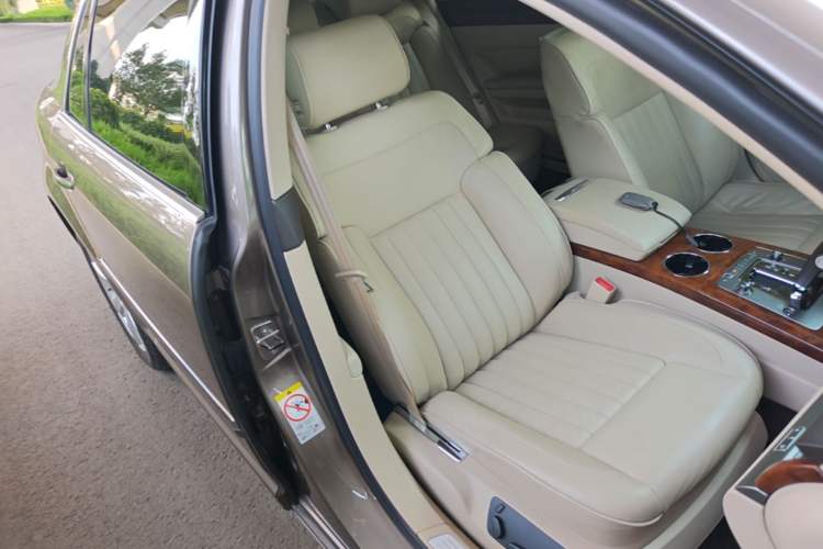 Used Volkswagen Phaeton 2012 3.0L Executive Version Right Front Seat