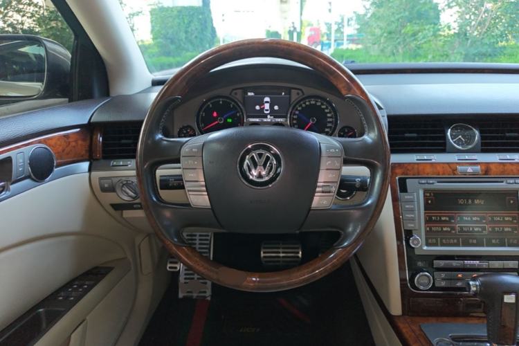Used Volkswagen Phaeton 2012 3.0L Executive Version Steering Wheel