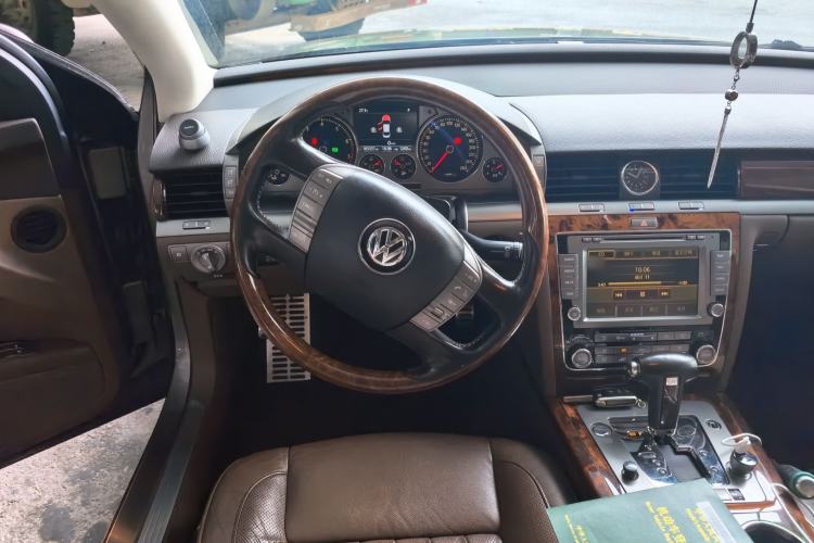 Used Volkswagen Phaeton 2012 3.0L Executive Version Steering Wheel