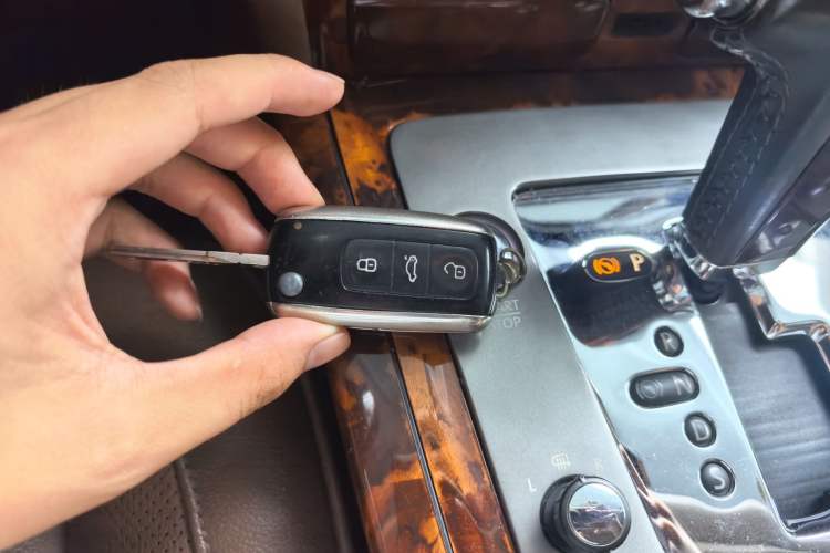 Used Volkswagen Phaeton 2012 3.0L Executive Version Vehicle Key
