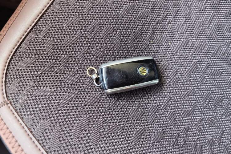 Used Volkswagen Phaeton 2012 3.0L Executive Version Vehicle Key