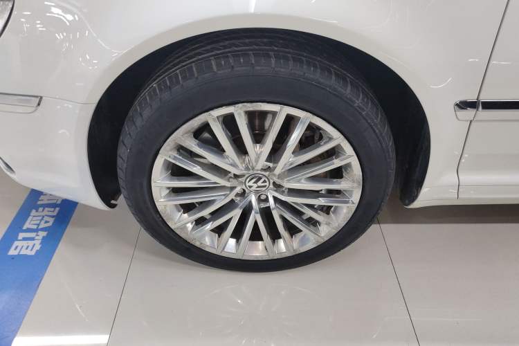 Used Volkswagen Phaeton 2012 3.0L Business Edition Exterior 7