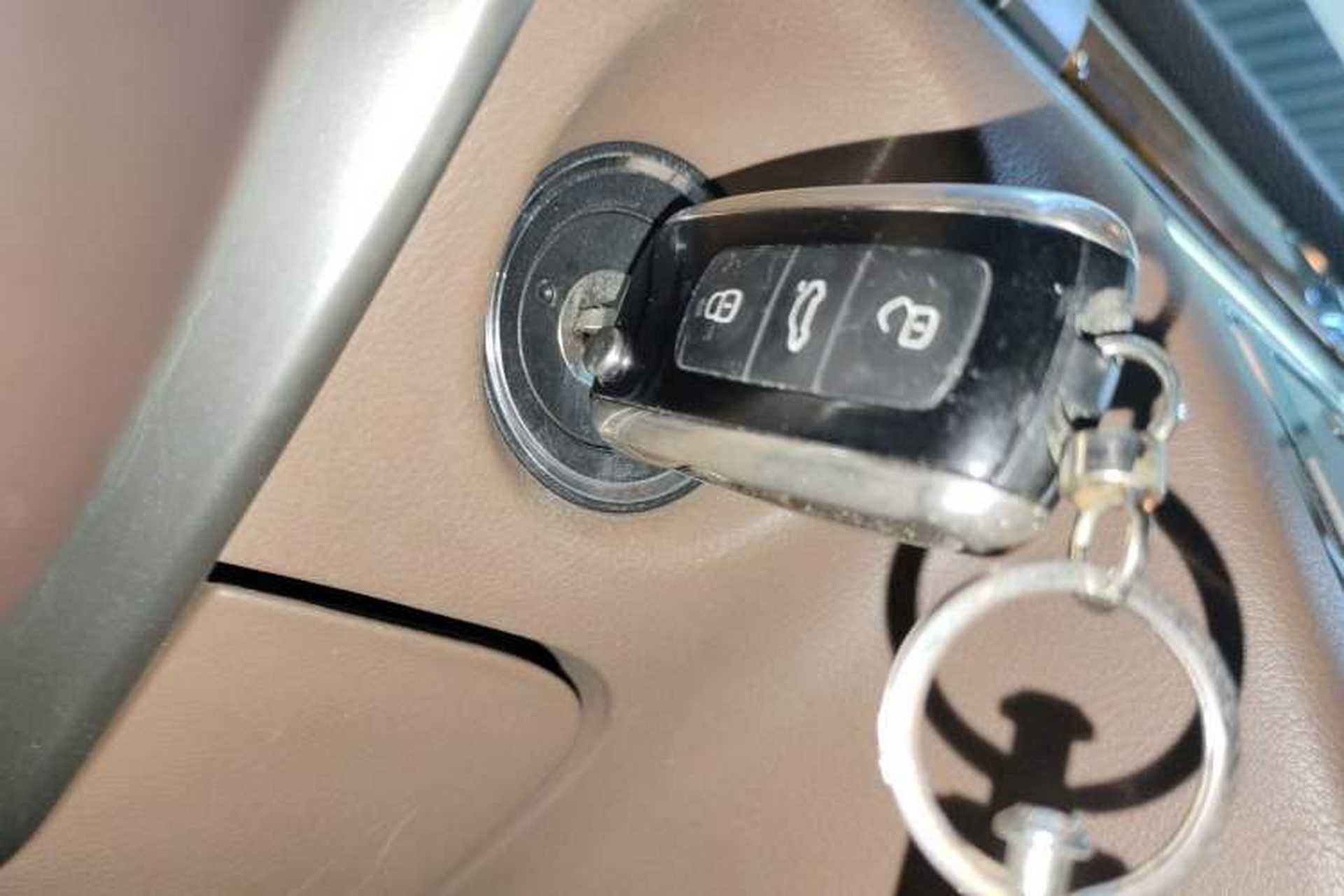 Used Volkswagen Phaeton 2012 3.0L Business Edition Interior 1