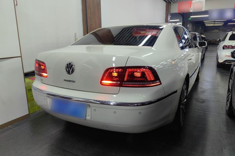 Used Volkswagen Phaeton 2012 3.0L Business Edition Rear Right 45 Deg