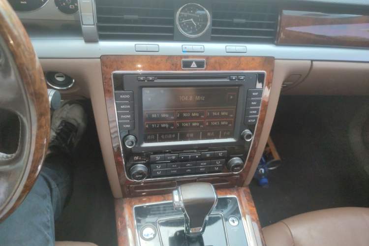 Used Volkswagen Phaeton 2014 3.0L Executive Model Audio And AC Panel