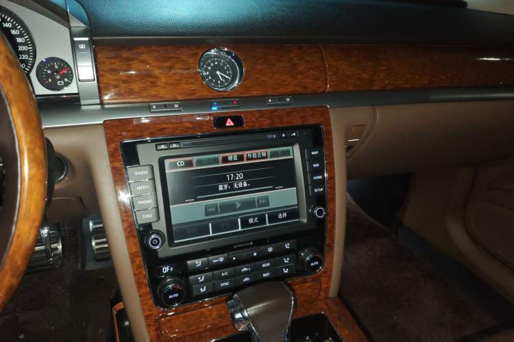 Used Volkswagen Phaeton 2014 3.0L Business Model Audio And AC Panel