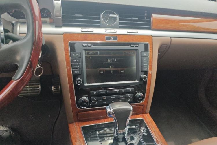 Used Volkswagen Phaeton 2014 3.0L Business Model Audio And AC Panel