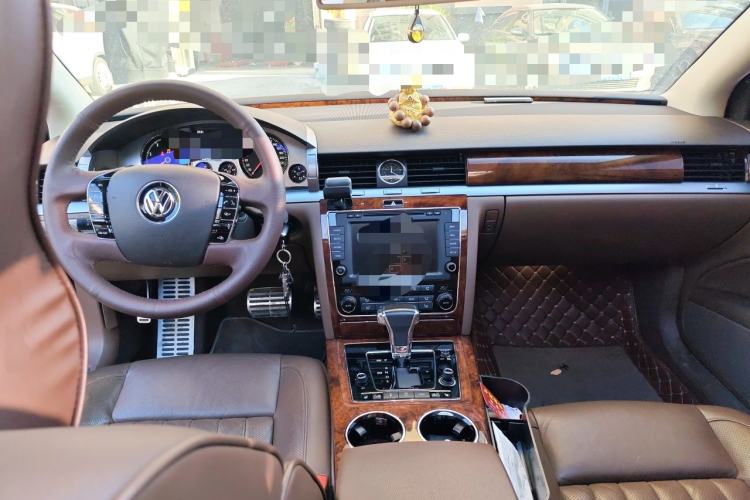 Used Volkswagen Phaeton 2014 3.0L Business Model Center Console