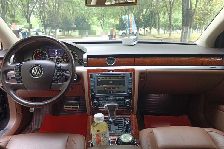 Used Volkswagen Phaeton 2014 3.0L Business Model Center Console