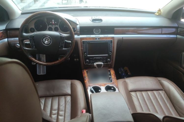 Used Volkswagen Phaeton 2014 3.0L Executive Model Center Console