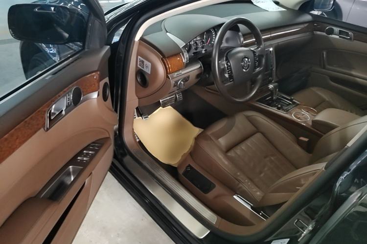 Used Volkswagen Phaeton 2014 3.0L Business Model Driver Seat