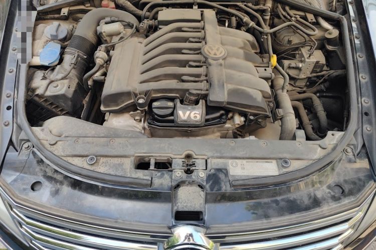 Used Volkswagen Phaeton 2014 3.0L Business Model Engine Bay