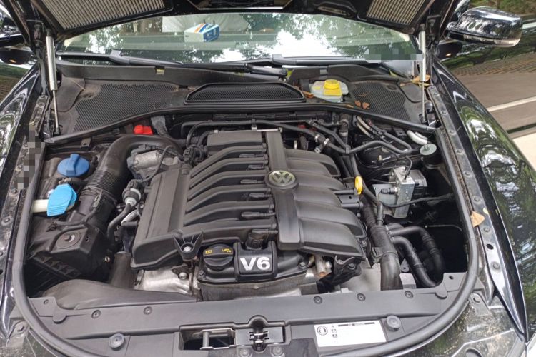 Used Volkswagen Phaeton 2014 3.0L Business Model Engine Bay