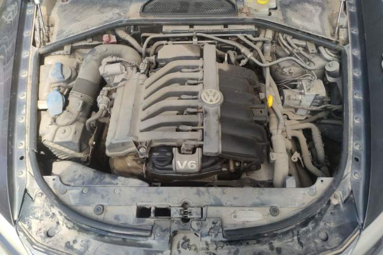 Used Volkswagen Phaeton 2014 3.0L Executive Model Engine Bay