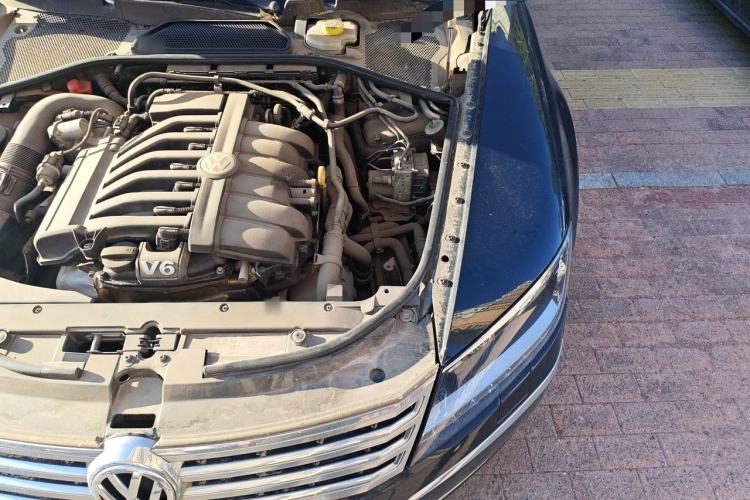 Used Volkswagen Phaeton 2014 3.0L Business Model Engine Bay Left