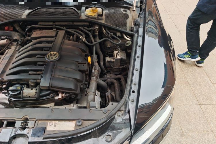 Used Volkswagen Phaeton 2014 3.0L Business Model Engine Bay Left
