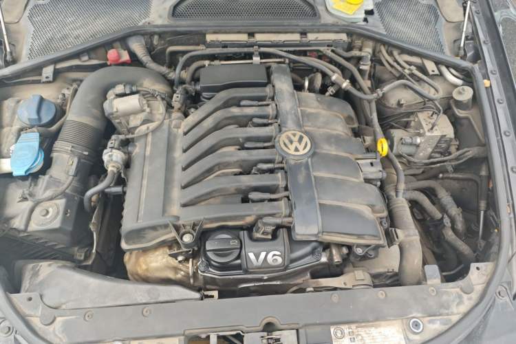 Used Volkswagen Phaeton 2014 3.0L Business Model Engine Bay